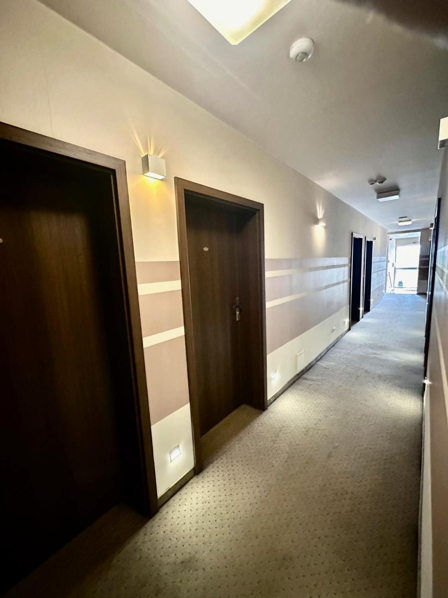 Hotel Pod Debami Ostrów Wielkopolski Exteriér fotografie